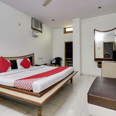 Oyo 45398 Kunal Hotel Etāwah Esterno foto