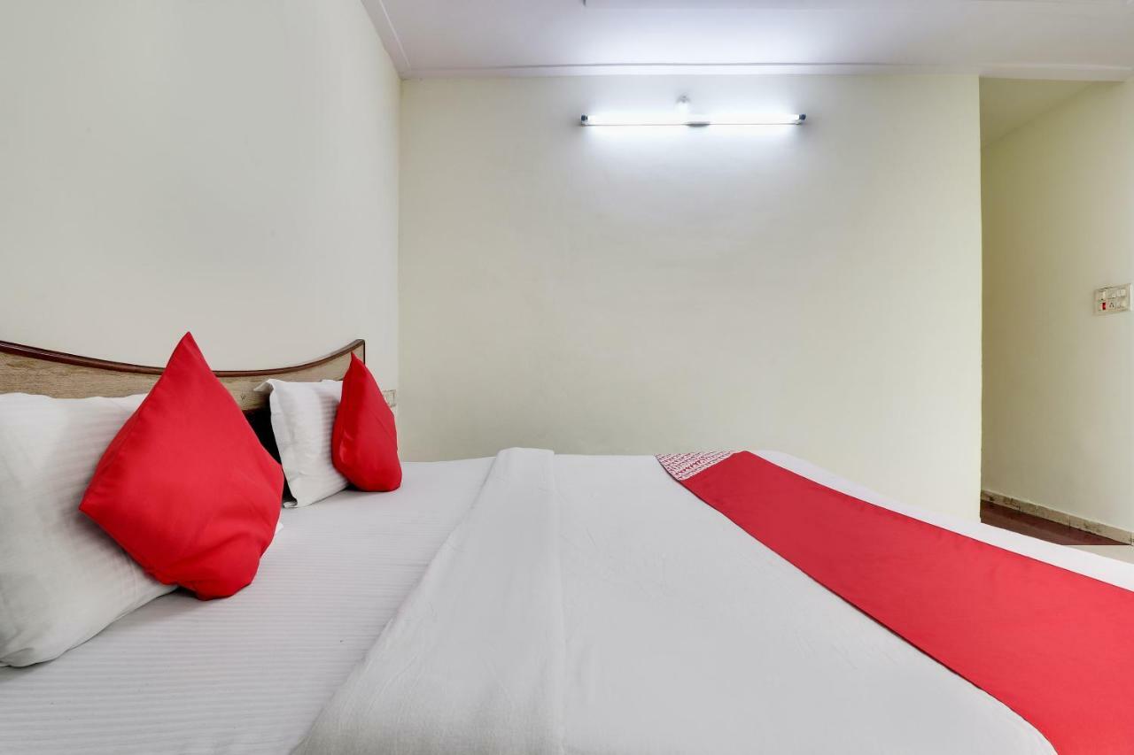 Oyo 45398 Kunal Hotel Etāwah Esterno foto