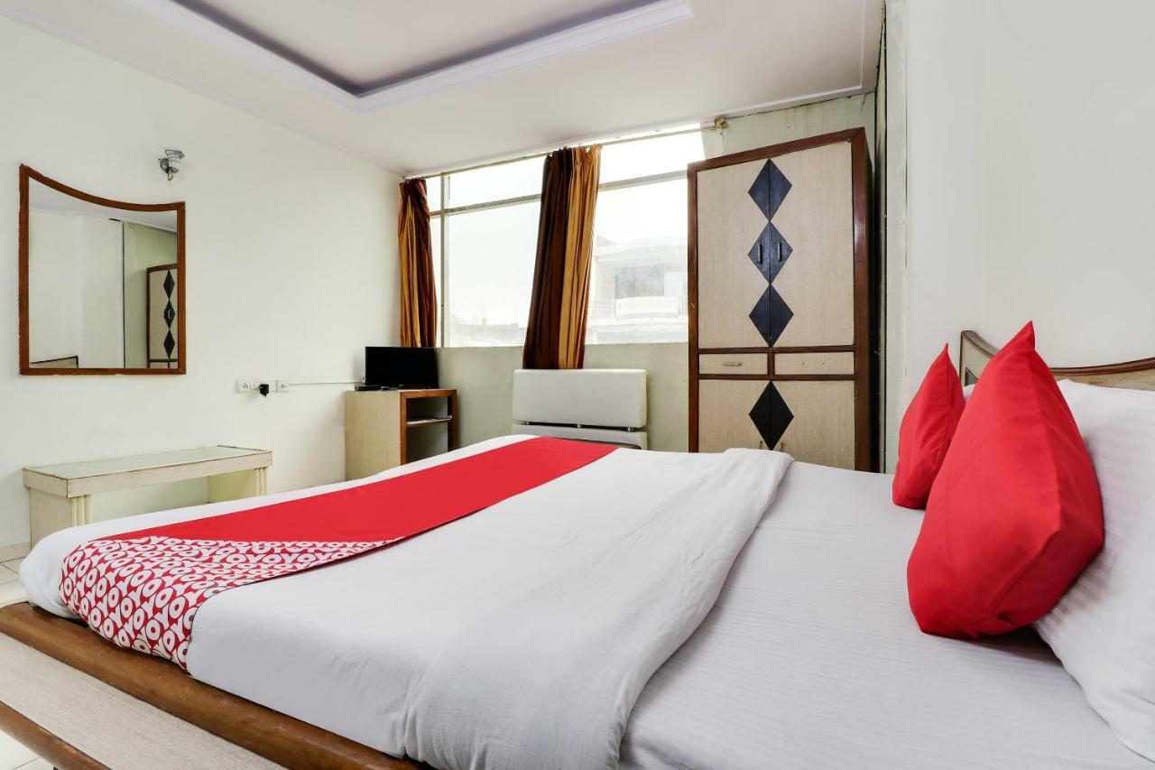 Oyo 45398 Kunal Hotel Etāwah Esterno foto
