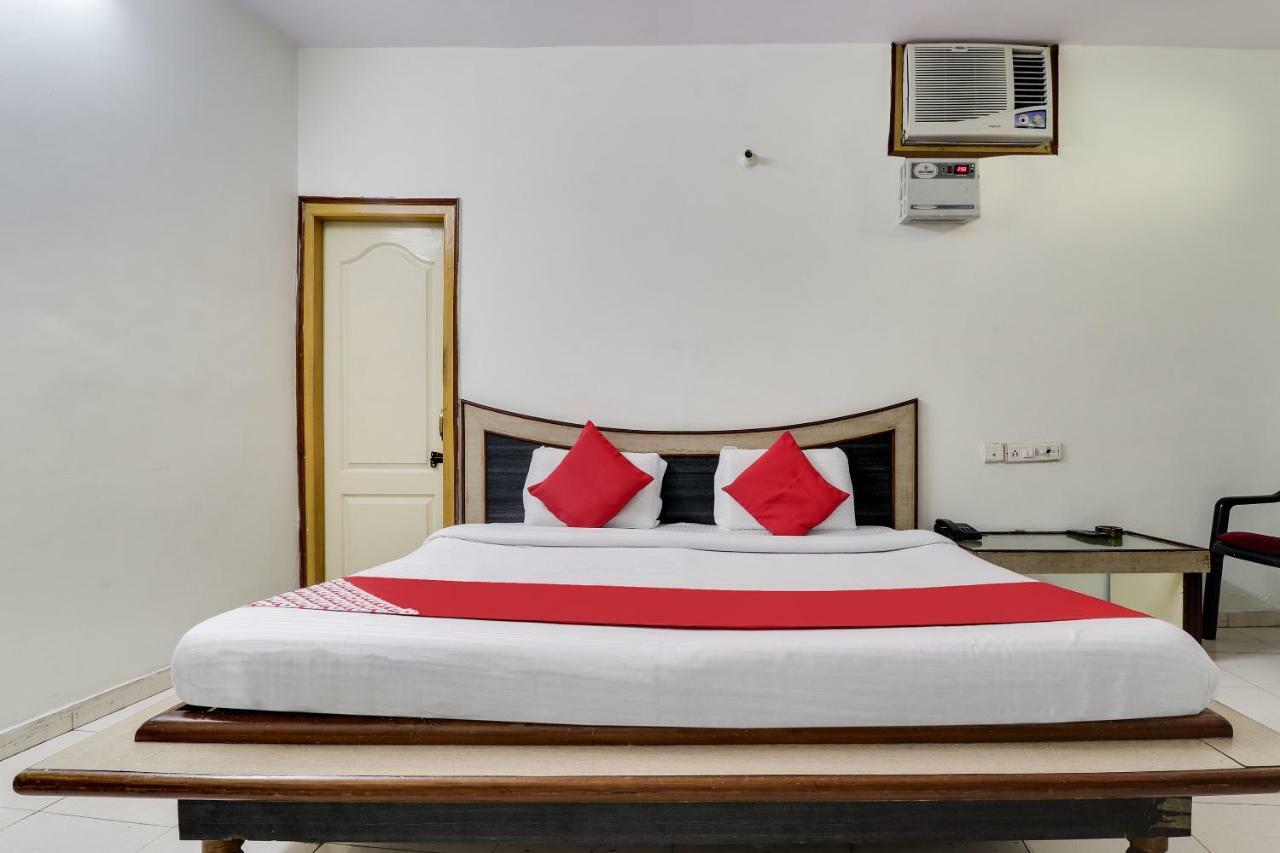 Oyo 45398 Kunal Hotel Etāwah Esterno foto