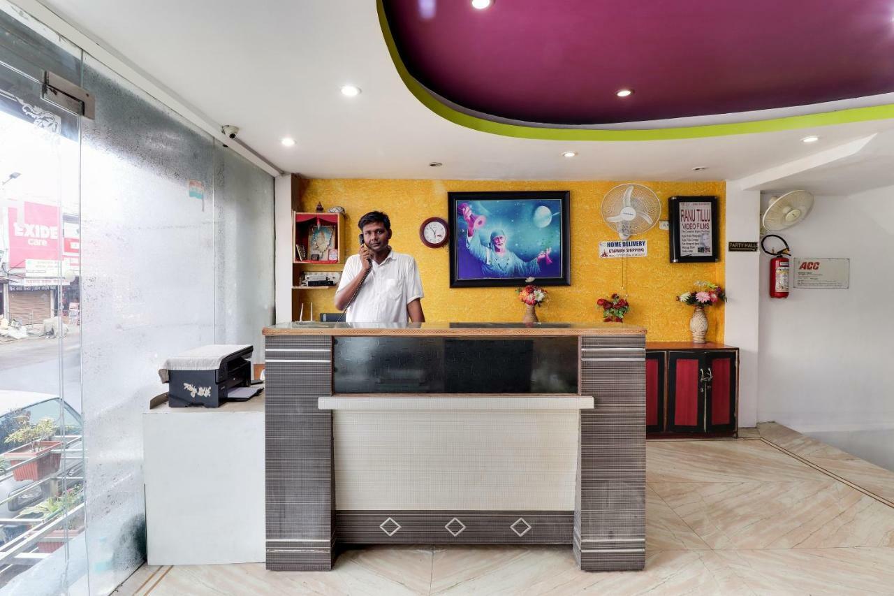 Oyo 45398 Kunal Hotel Etāwah Esterno foto