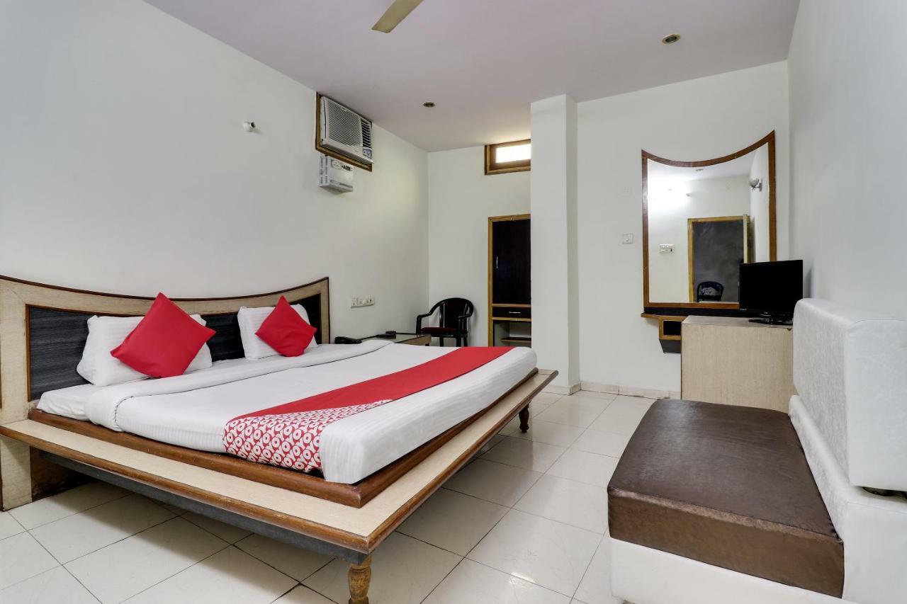 Oyo 45398 Kunal Hotel Etāwah Esterno foto