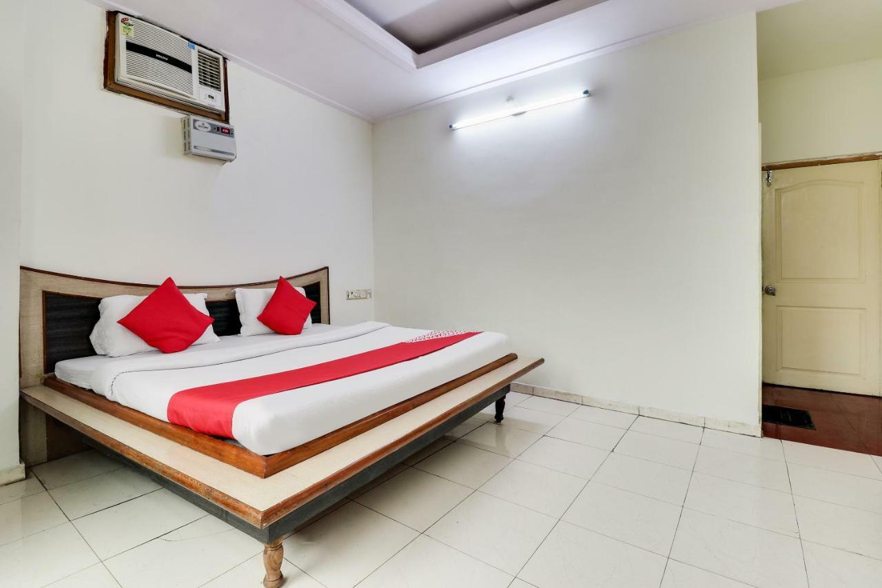 Oyo 45398 Kunal Hotel Etāwah Esterno foto