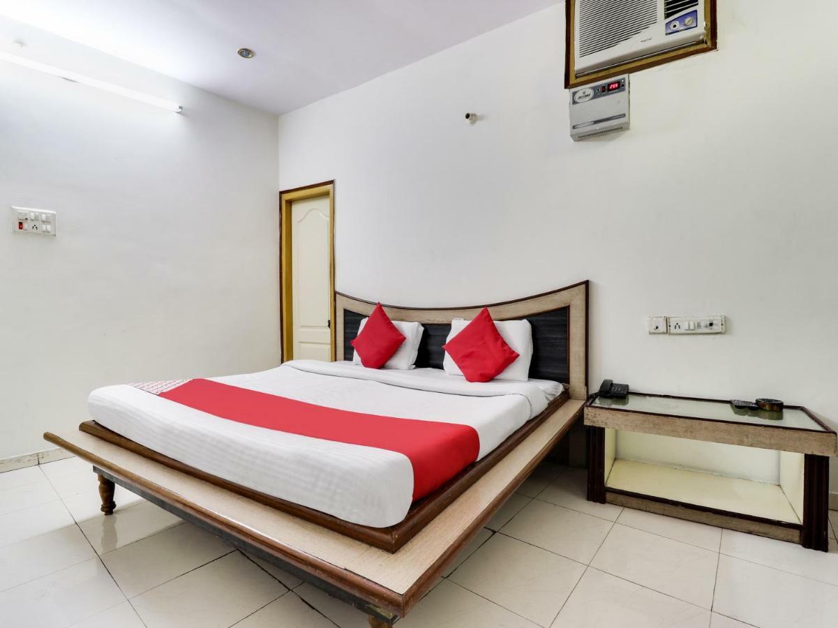 Oyo 45398 Kunal Hotel Etāwah Esterno foto