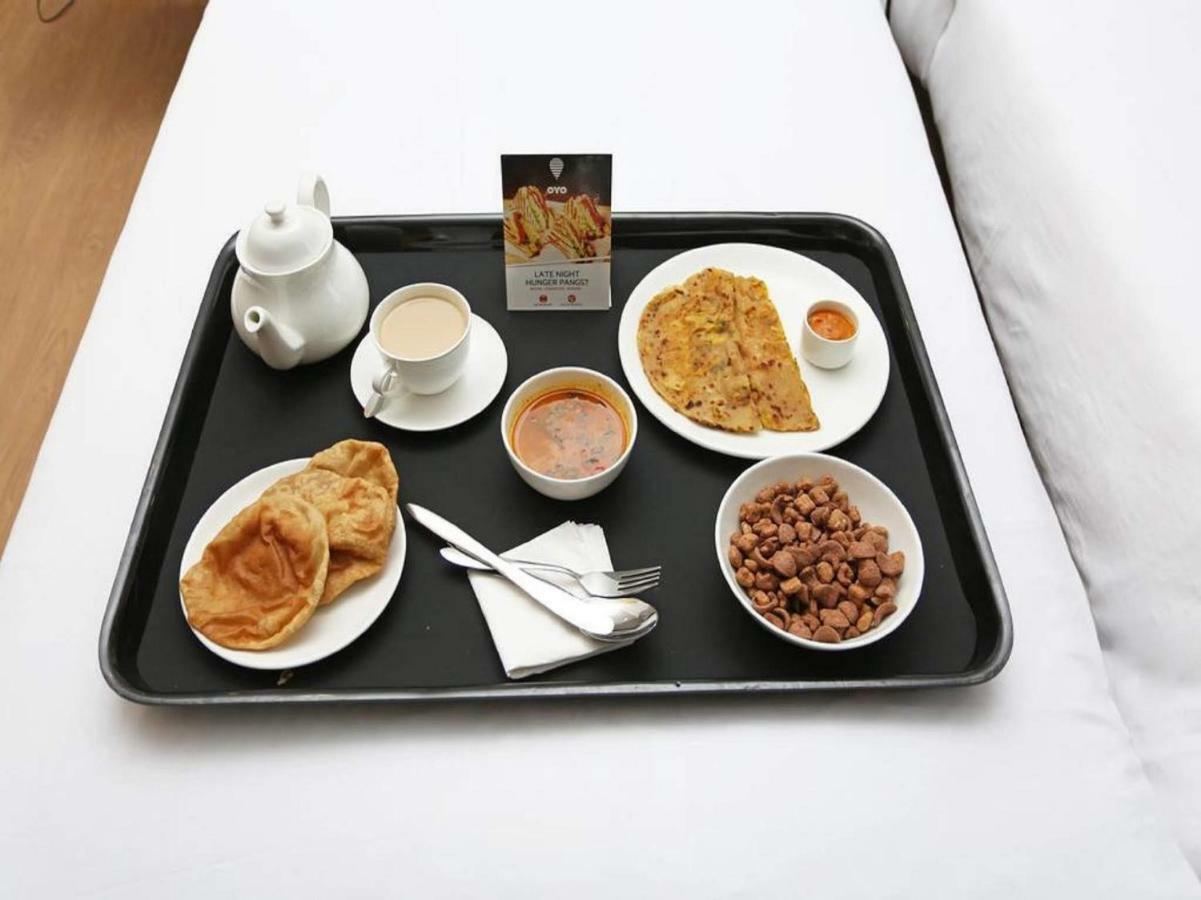 Oyo 45398 Kunal Hotel Etāwah Esterno foto