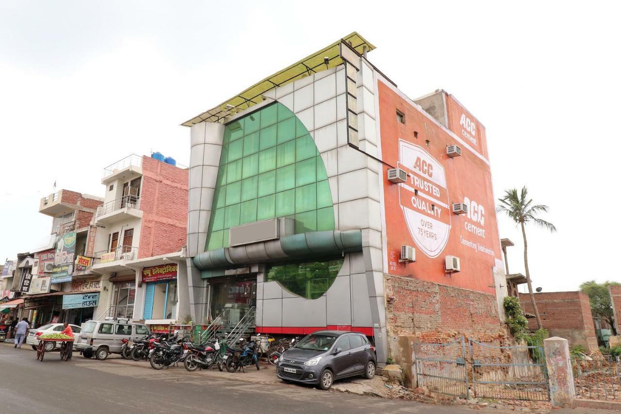 Oyo 45398 Kunal Hotel Etāwah Esterno foto